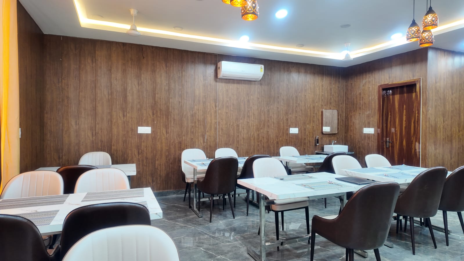 Hotel A ONE Gallery